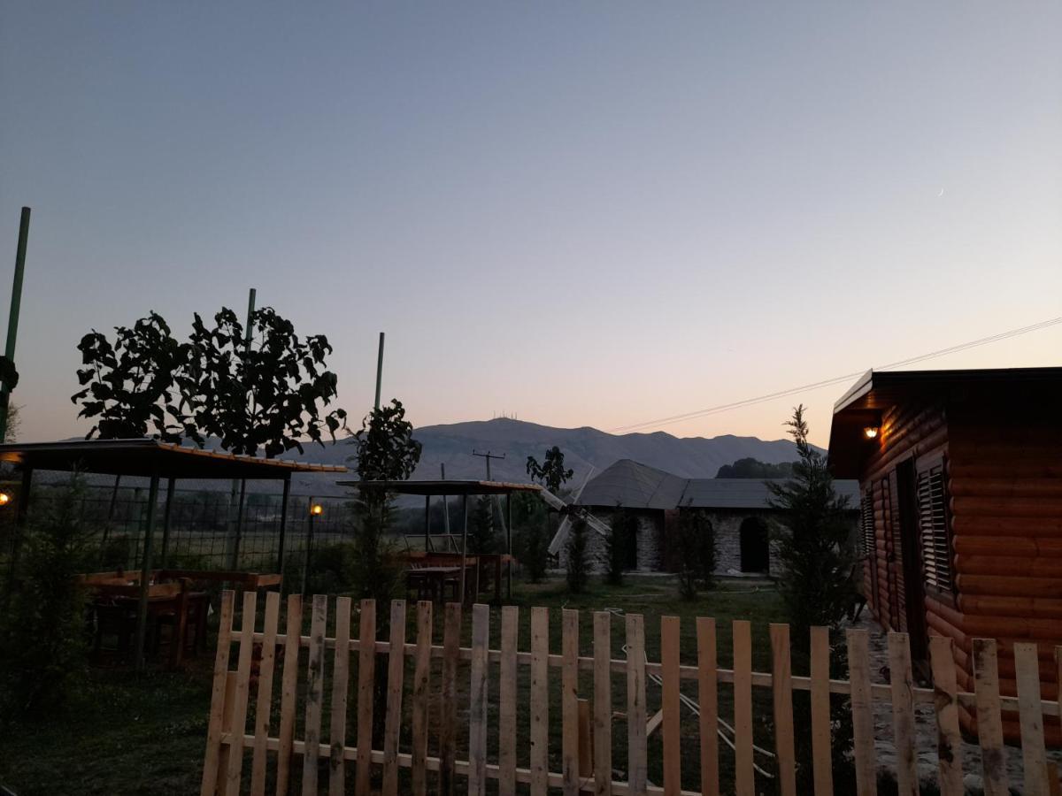 Windmill Shkodra Gesthouse Camping & Grill Ngoại thất bức ảnh
