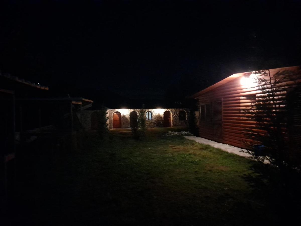 Windmill Shkodra Gesthouse Camping & Grill Ngoại thất bức ảnh