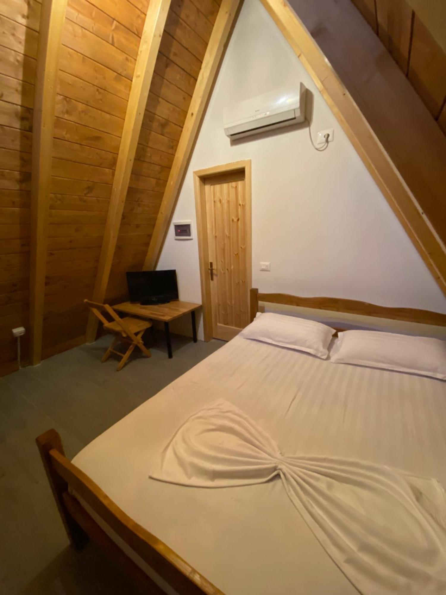 Windmill Shkodra Gesthouse Camping & Grill Ngoại thất bức ảnh