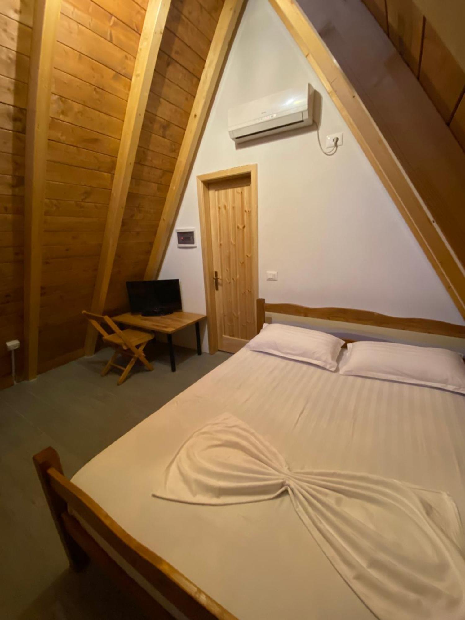 Windmill Shkodra Gesthouse Camping & Grill Ngoại thất bức ảnh