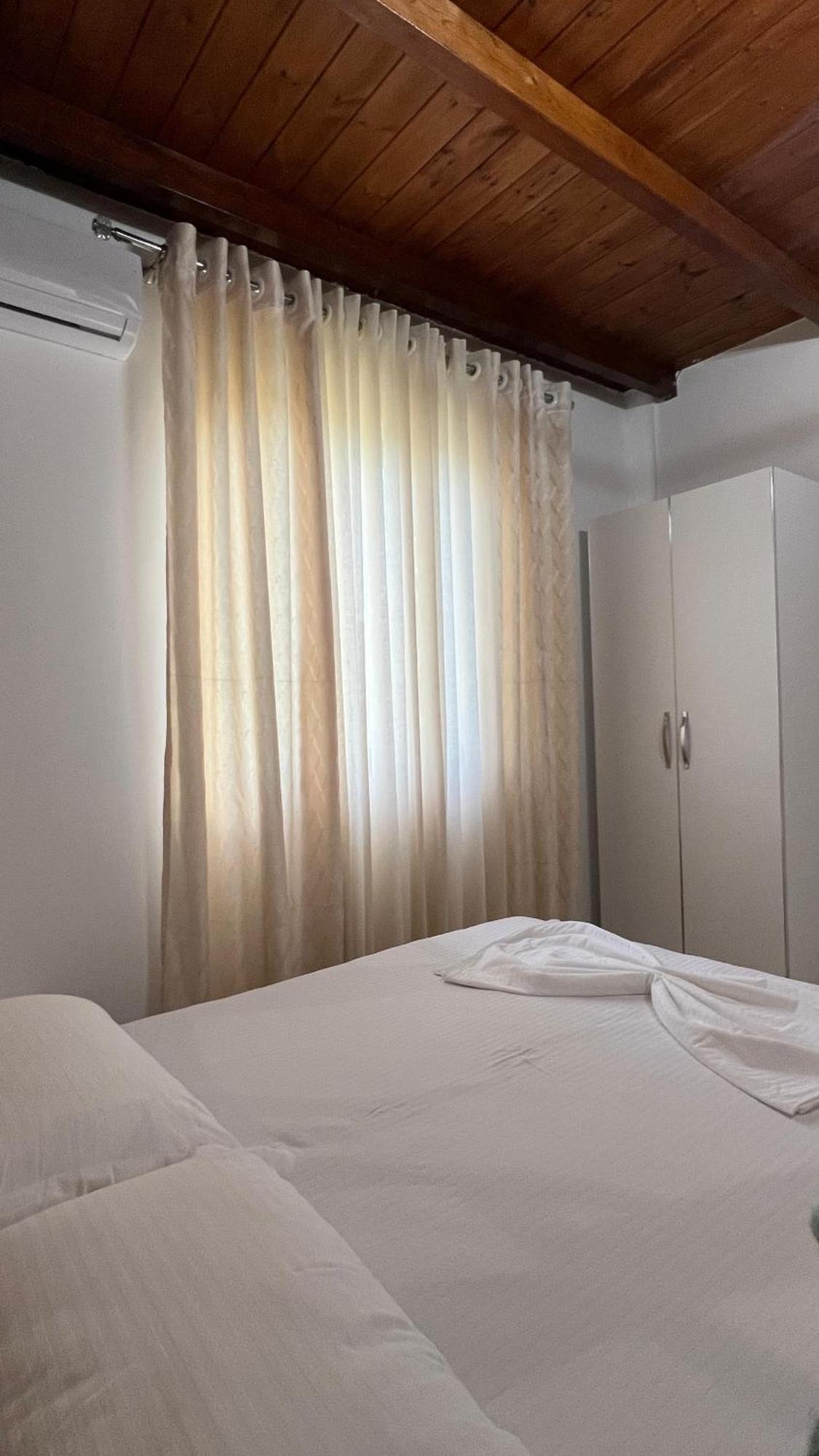 Windmill Shkodra Gesthouse Camping & Grill Ngoại thất bức ảnh