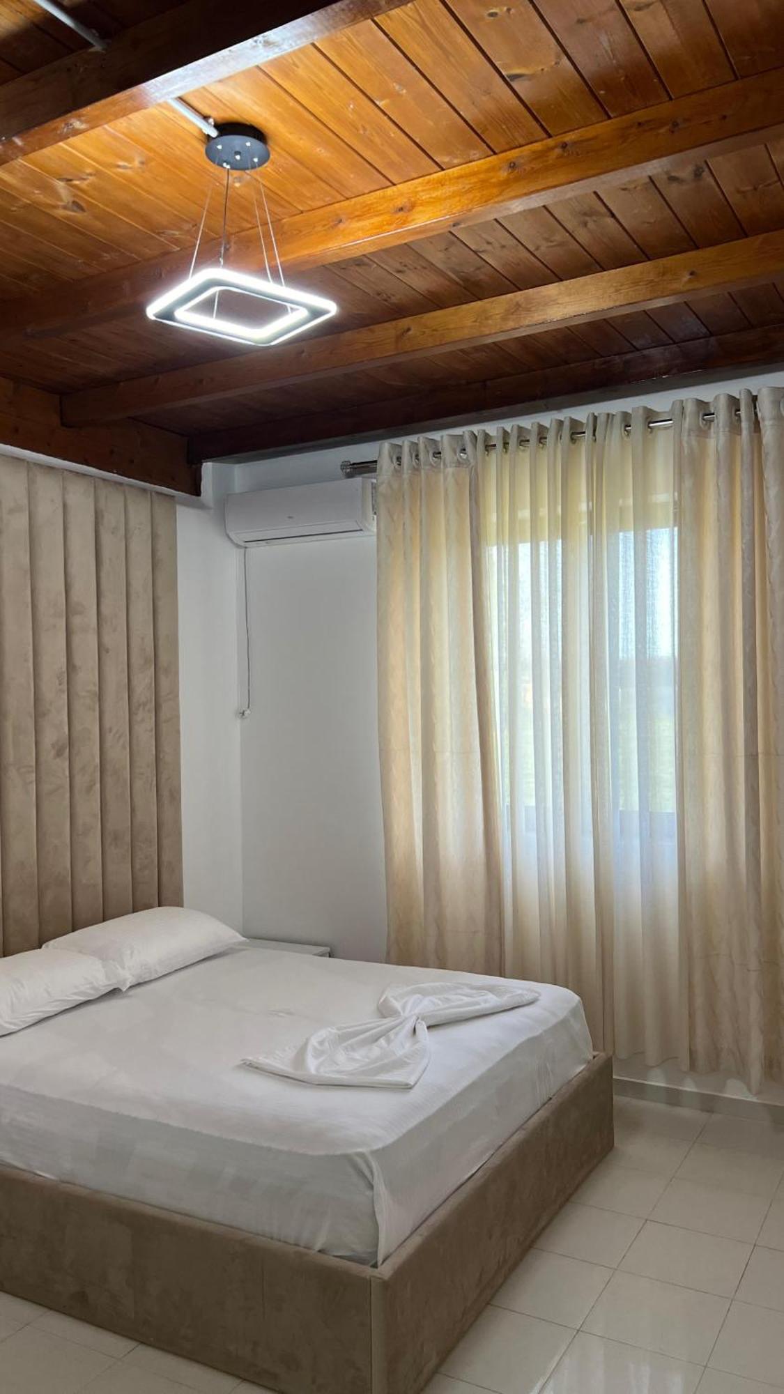 Windmill Shkodra Gesthouse Camping & Grill Ngoại thất bức ảnh